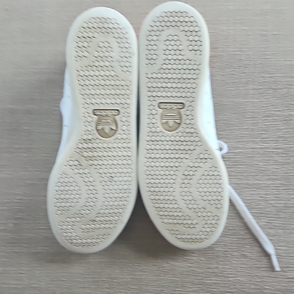 Adidas Stan Smith White and Orange Sneakers Classic Design - Picture 3 of 6